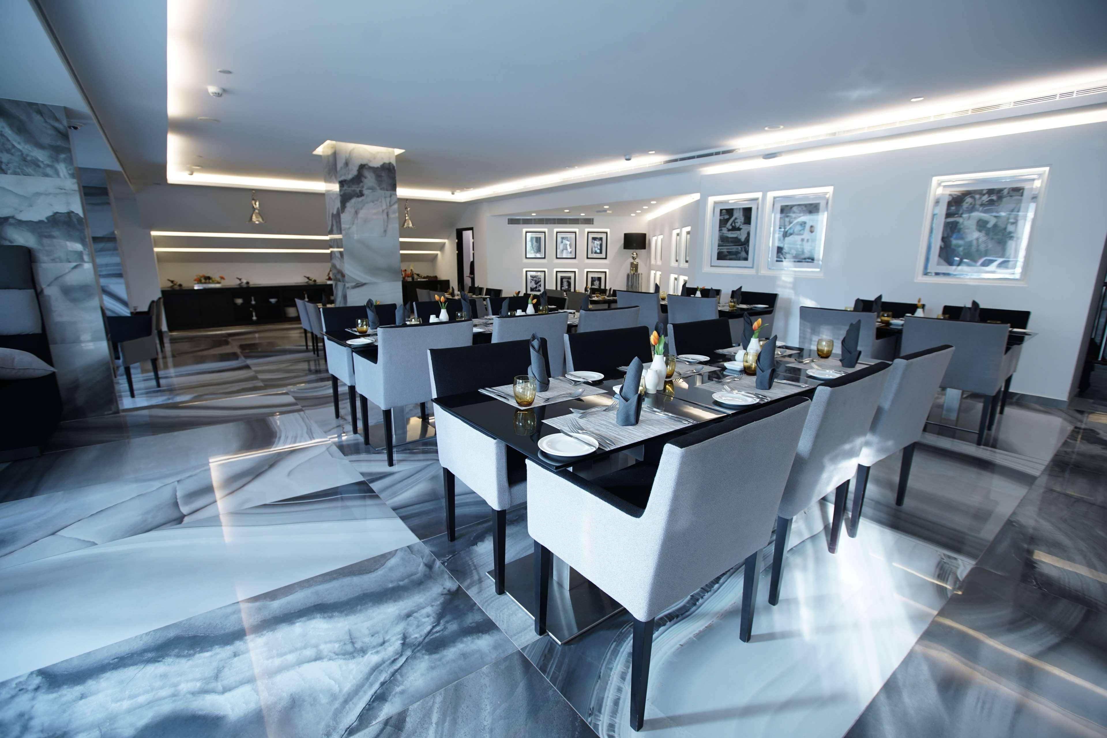 Отель Royal Tulip Achrafieh 5*